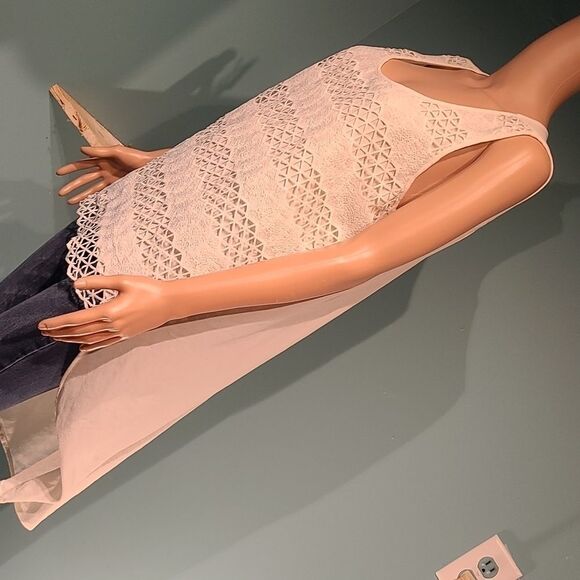 A. MOON cream hi-lo lace blouse - Picture 1 of 10